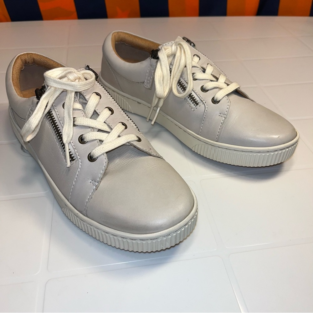 Born Comfort Sneaker khelk22 Womens Size 9.5M tan Leather shoes Slip On Zip Up